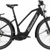 Diamant Zouma Deluxe+ TRA Tiefschwarz Vélo Trekking électrique Femme 1 Diamant Zouma Deluxe+ TRA Tiefschwarz Vélo Trekking électrique Femme -Vélos Soldes 5261485 Diamant Zouma Deluxe TRA Tiefschwarz 2022 E Bike Trekkingrad Damen 1280x1280 1