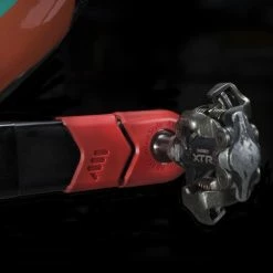 AMS - All Mountain Style Crank Defender - Protège-manivelle - Noir 8 AMS - All Mountain Style Crank Defender - Protège-manivelle - Noir -Vélos Soldes AMS Crank Defender Red INSTALLED close xweb 1024x10244J7OBMzeytrva