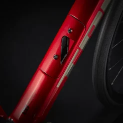 Domane SL 6 ETap Crimson/Trek Black -Vélos Soldes DomaneSL6eTap 22 35028 A Alt2