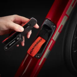 Domane SL 6 ETap Crimson/Trek Black -Vélos Soldes DomaneSL6eTap 22 35028 A Alt3