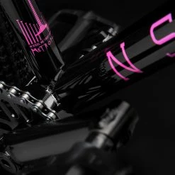 Ns-bikes Metropolis 3 - Dirtbike - Noir 7 Ns-bikes Metropolis 3 - Dirtbike - Noir -Vélos Soldes Metro 3 3 scaled