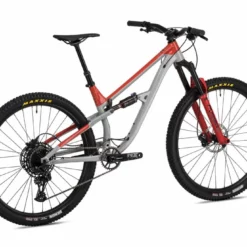 Octane One OMG EVO 29 Pouces - Trail - Gris/Rouge -Vélos Soldes OMG EVO 3 1024x682 1