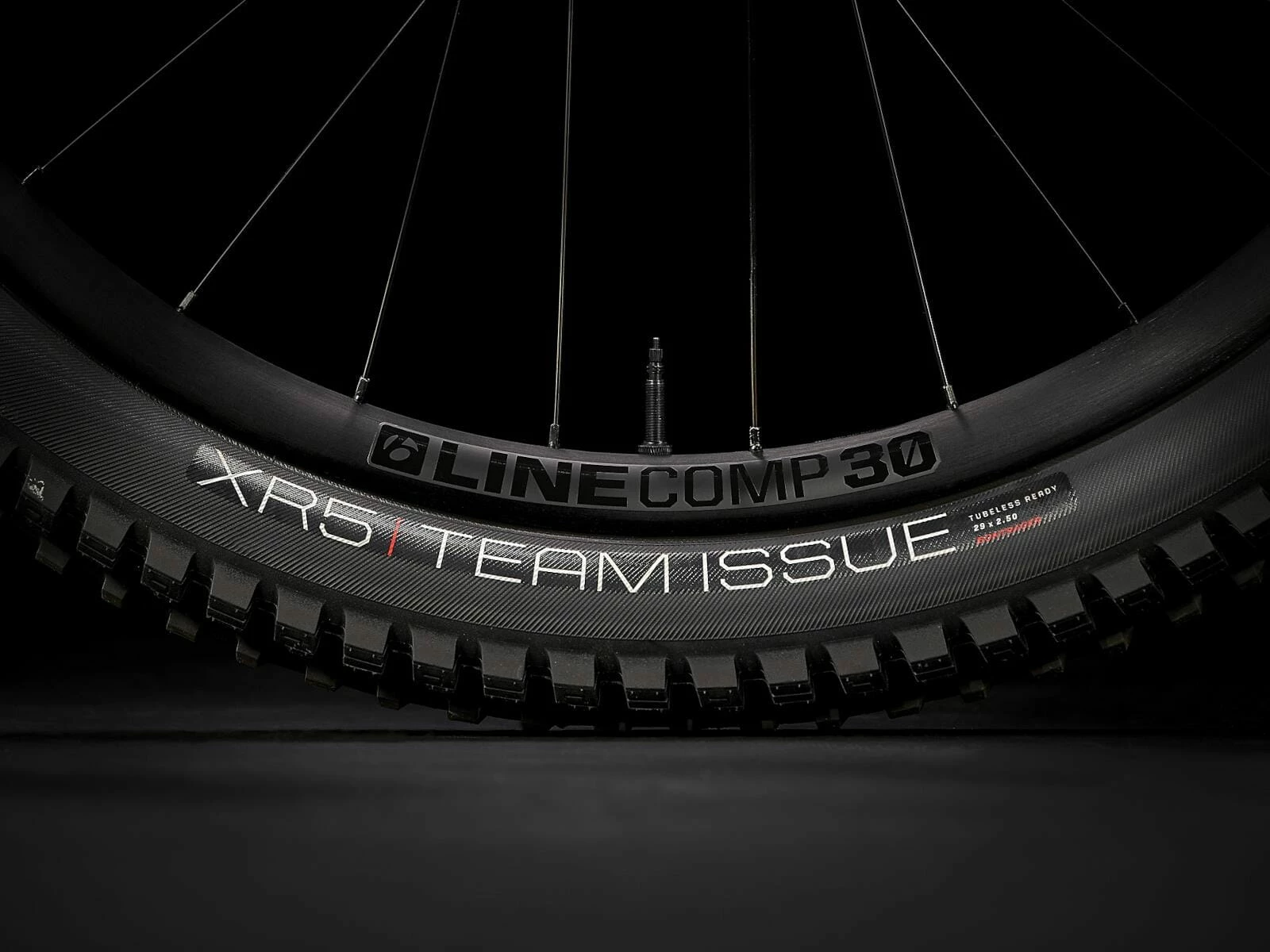 Trek Fuel EX 8 Gen 6 Galactic Grey To Black Fade (gris Galactique à Noir) 12 Trek Fuel EX 8 Gen 6 Galactic Grey To Black Fade (gris Galactique à Noir) – Image 10