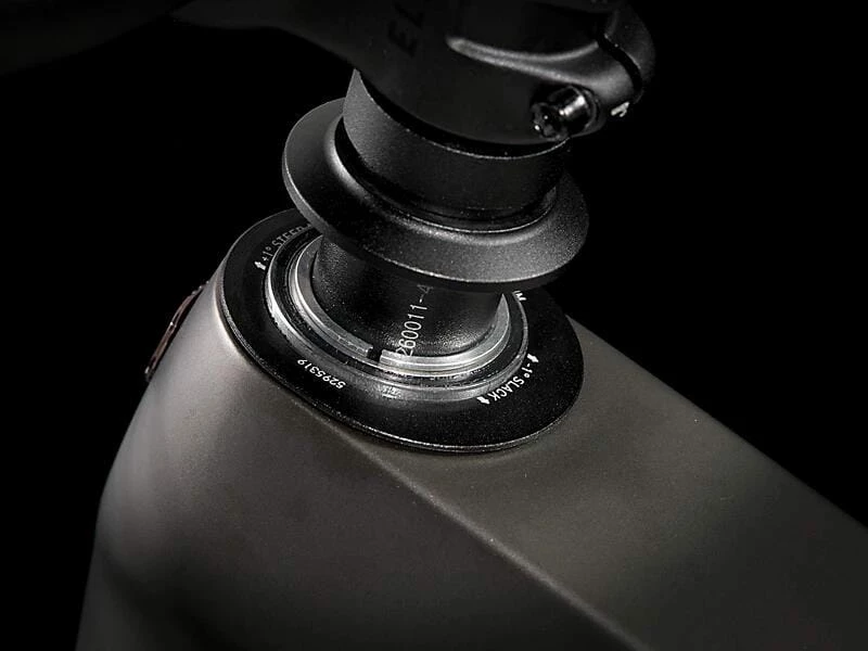 Trek Fuel EX 8 Gen 6 Galactic Grey To Black Fade (gris Galactique à Noir) 13 Trek Fuel EX 8 Gen 6 Galactic Grey To Black Fade (gris Galactique à Noir) – Image 11